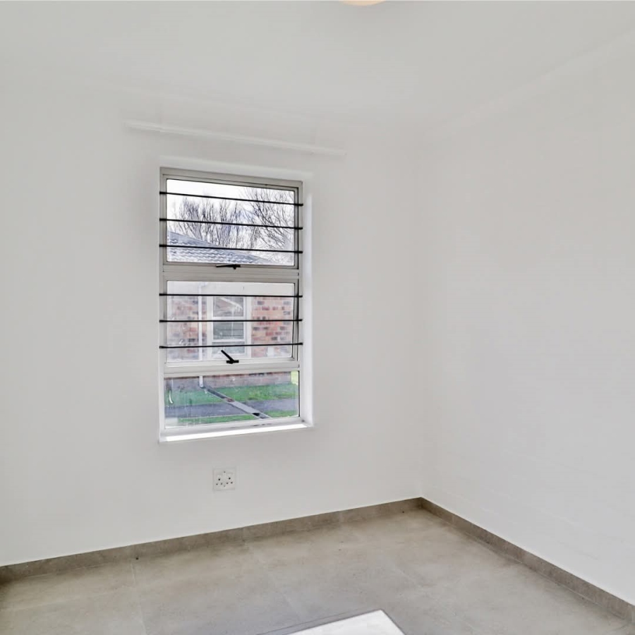 To Let 1 Bedroom Property for Rent in Montclair Western Cape